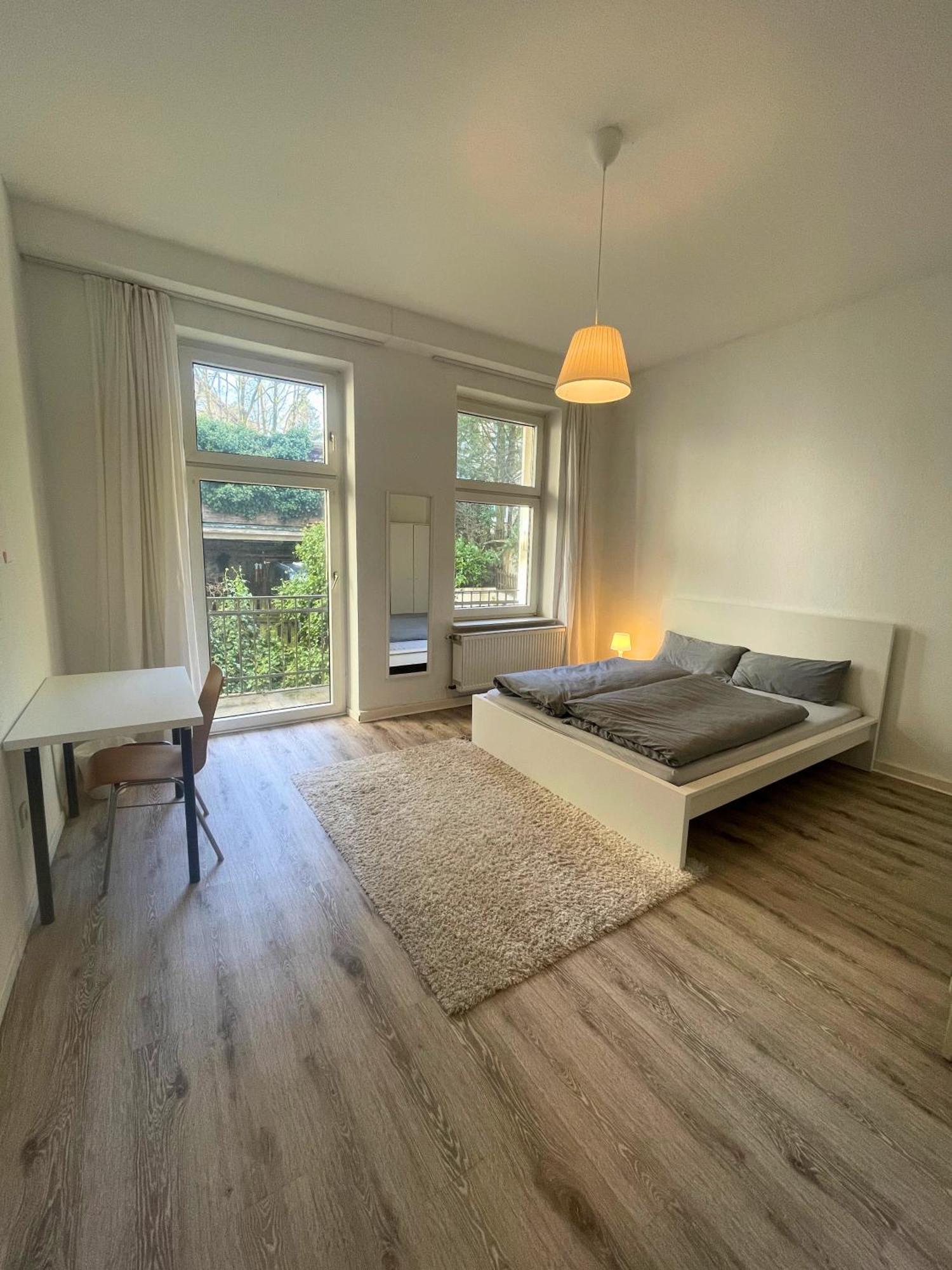 Apartment Altbauwohnung Mit 2 Balkonen Wuppertal